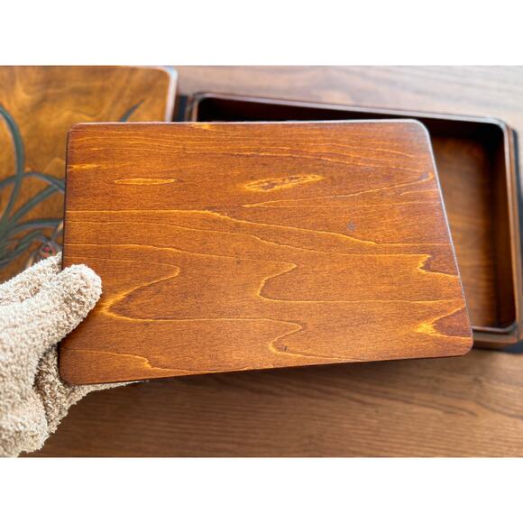 Vintage Japan Hand-Carved Art Wooden Box – Signed, Natural Wood, Urushi Finish - Picture 7 of 15